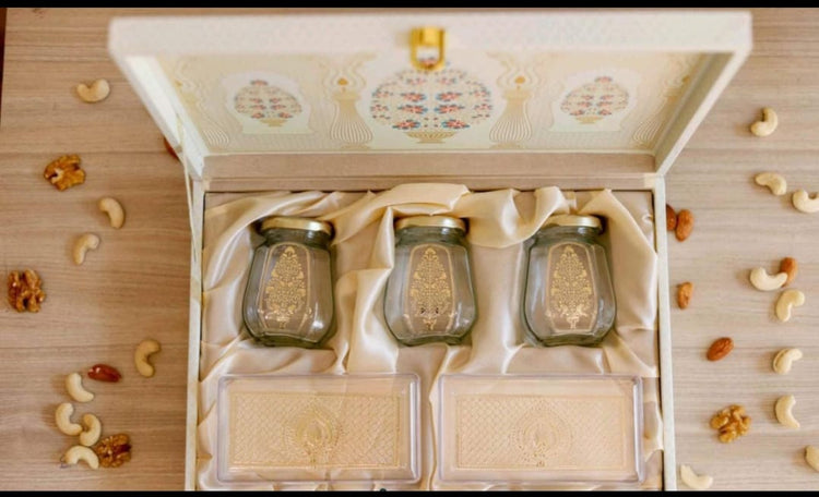 Luxury White Marble Wedding Favour / Invite - Between Boxes Gifts