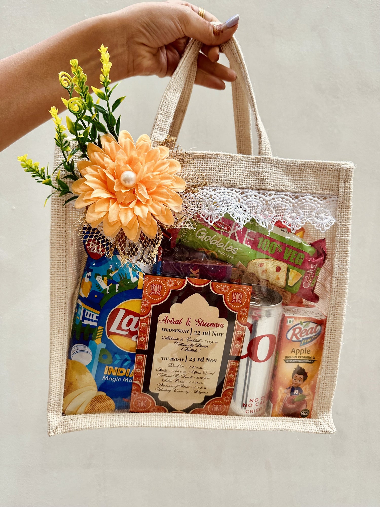 Wedding Room Hamper Bag - Between Boxes Gifts