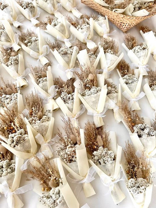 Dried Flower Bouquet - White - Between Boxes Gifts