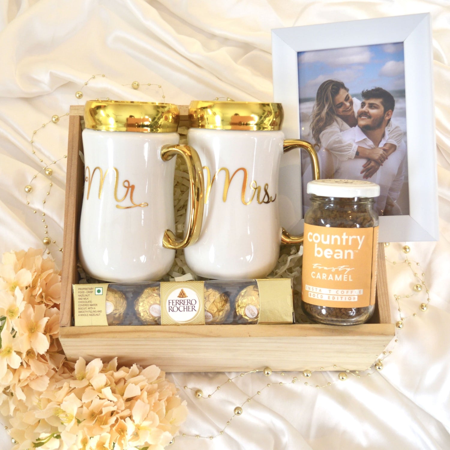 Golden Gift for Married Couples – Between Boxes Gifts