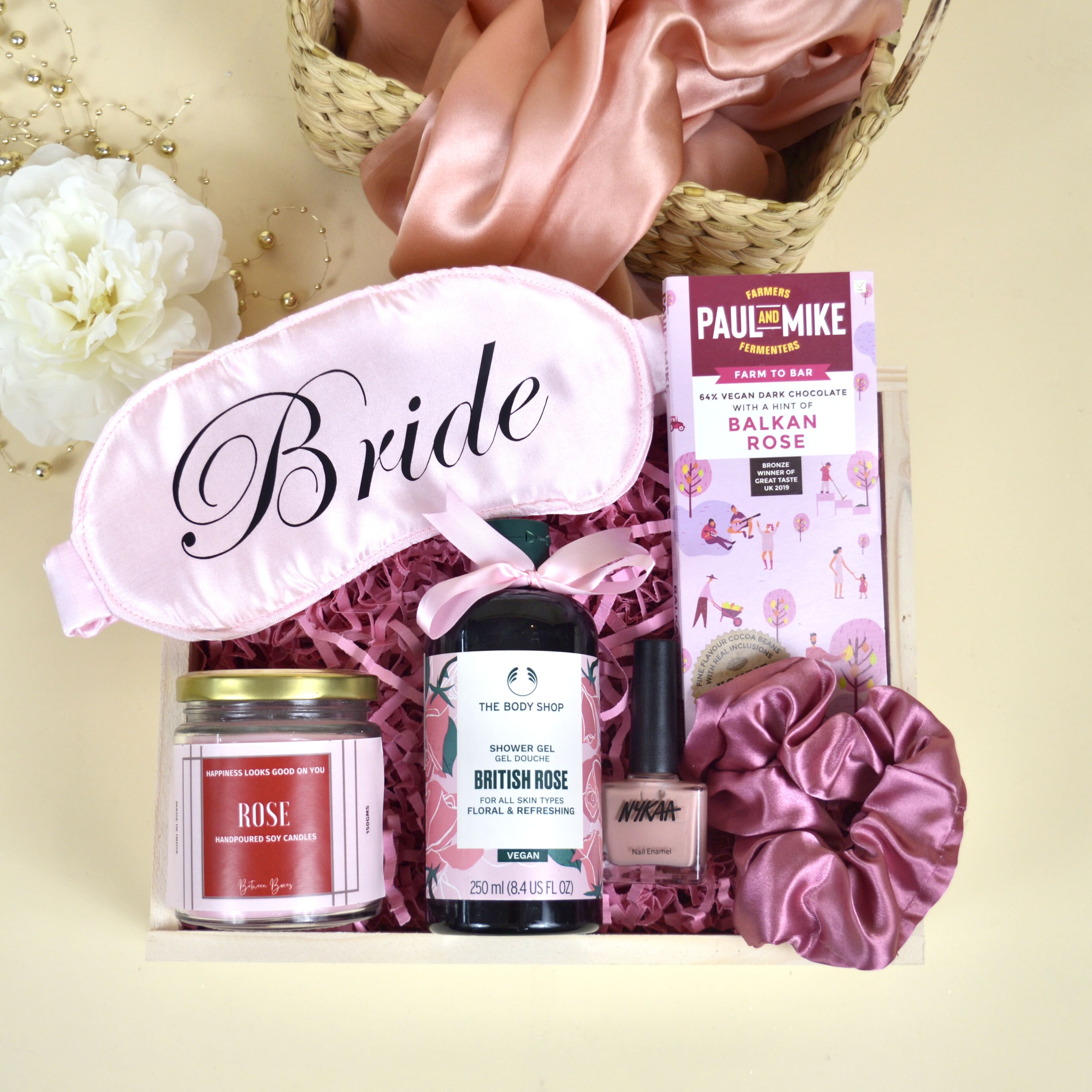Gift Hamper for Married Friends  Between Boxes Gifts