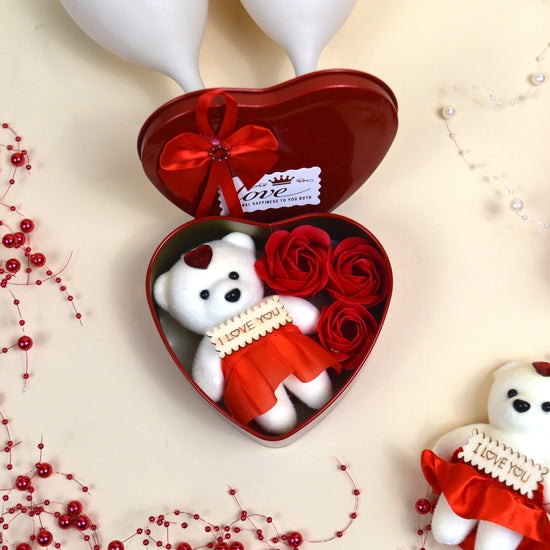 Teddy and roses in Heart Box